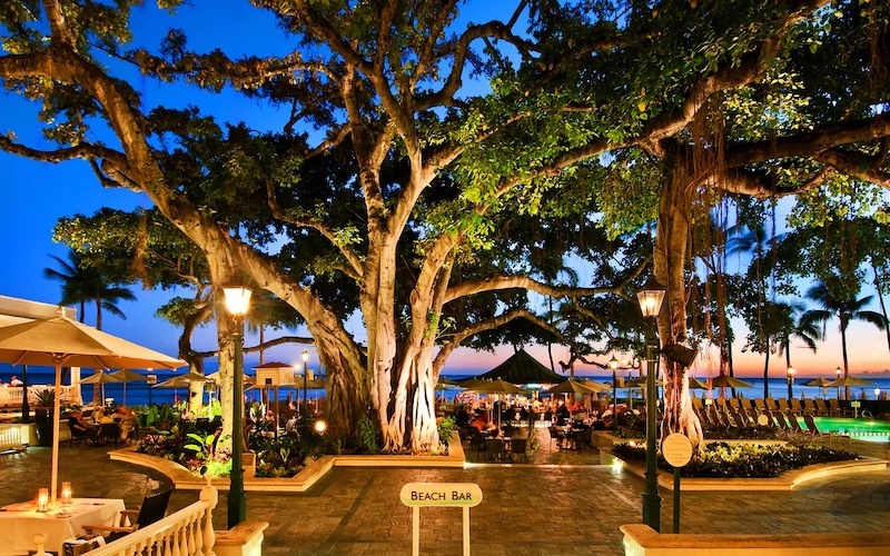 Beach Bar in Moana Surfrider