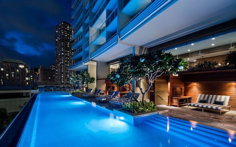 adult pool of ritz carlton waikiki