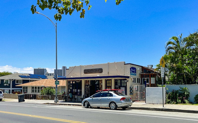 パイオニアサルーン・モンサラット通り本店